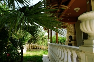 SAHİBİNDEN  KİRALIK ALTINOLUKTA  EŞYALI YAZLIK